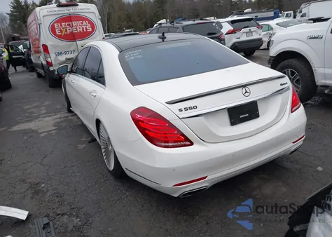 2015 Mercedes-Benz S 550 4Matic z USA, uszkodzony, nr VIN WDDUG8FB4FA168771